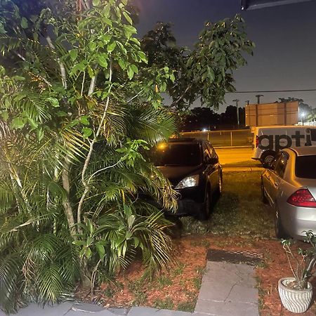 Miami Vibes "Hostel-Like" Shared Room Βόρειο Μαϊάμι Εξωτερικό φωτογραφία